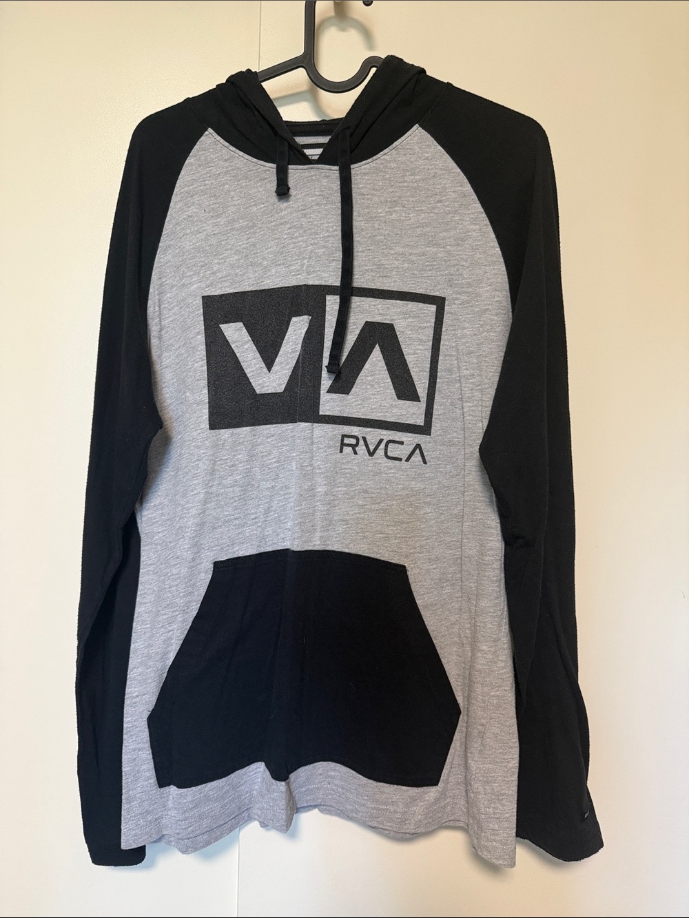 RVCA Men's Gray and Black Hoodie